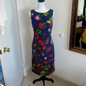 Oscar de la Renta size 8 spring dress. Never worn and it’s in perfect condition.